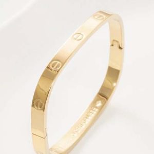 دستبند کارتیه لاو استیل مدل مربع طلایی