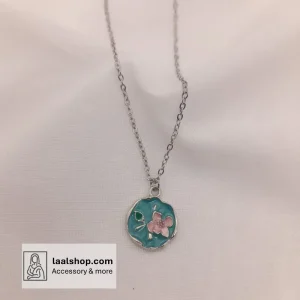 گردنبند فشن نقره ای زنجیر رنگ ثابت پلاک میناکاری طرح دایره سبزآبی با گل صورتی