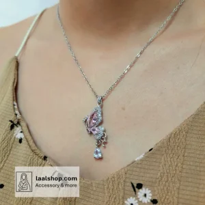 گردنبند سوارسکی پینترستی رنگ ثابت طرح پروانه نیم رخ صورتی