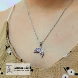گردنبند سوارسکی پینترستی رنگ ثابت طرح دم وال صورتی